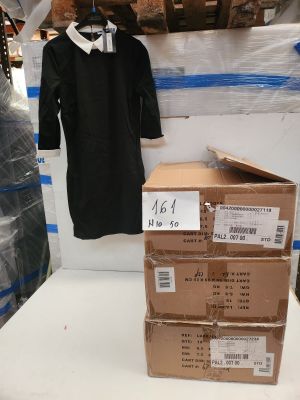 Lot de 50 robes marque La City, col blanc, articles neufs.