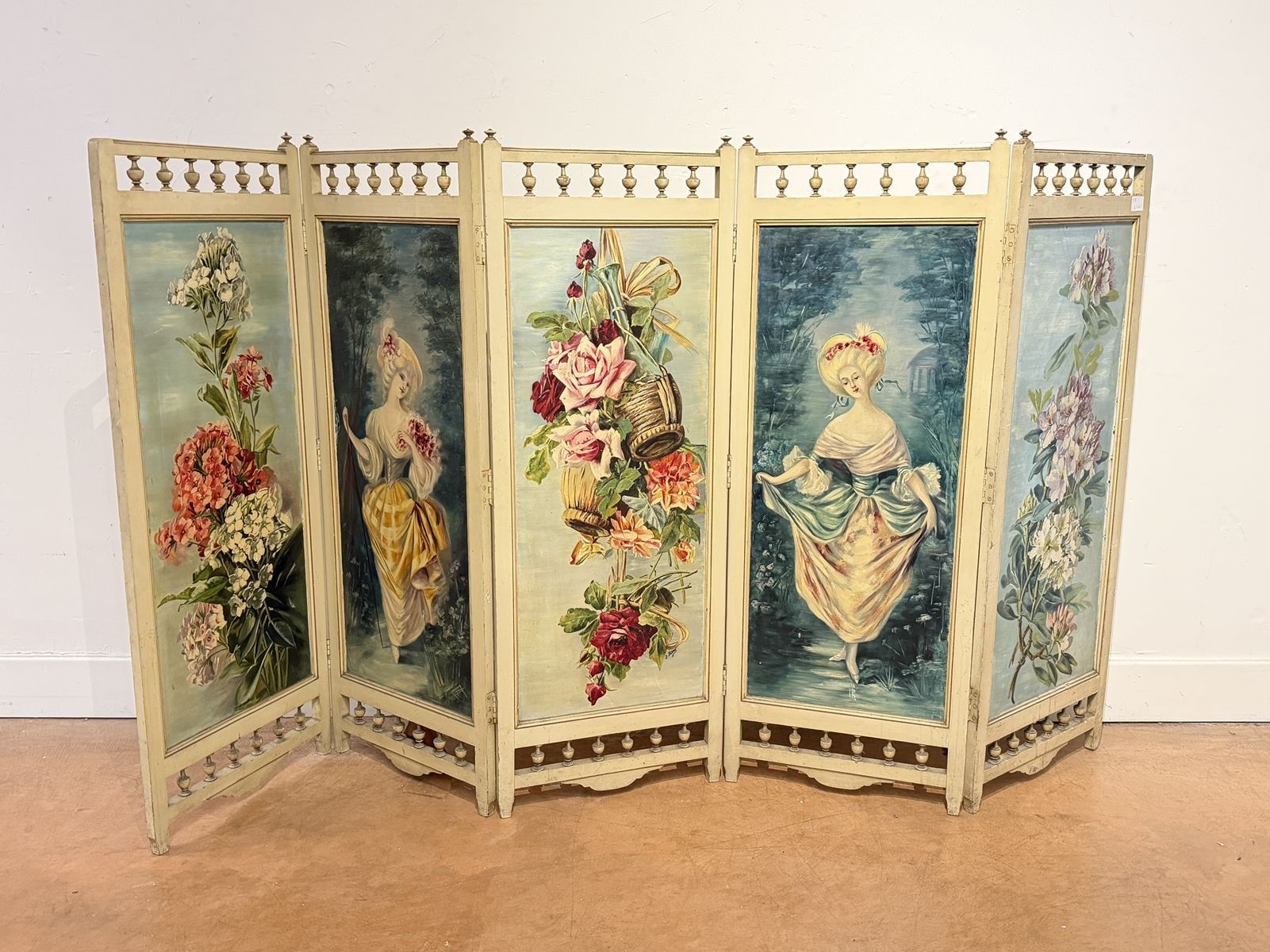 PARAVENT à cinq feuilles à décor de pastorales et de fleurs …