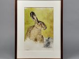 un tableau représentant un lapin brun assis devant un fond jaune