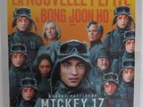 une affiche de film représentant un groupe de personnes en uniforme militaire