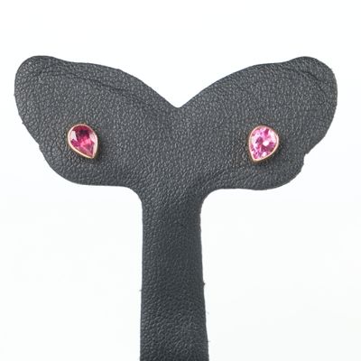 Paire de boutons d'oreilles en or rose (750‰), chacun serti …