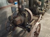 a small engine that is sitting in a building
