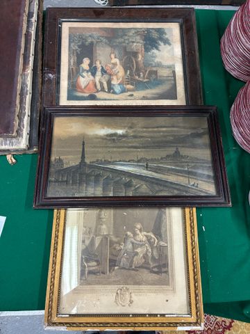 Deux estampes et un pastel.