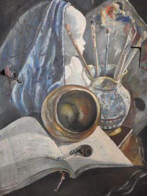 un tableau représentant un livre ouvert et un tableau représentant une trompette
