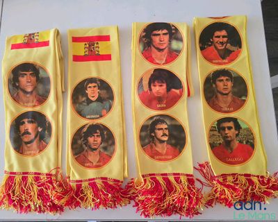 Expédition obligatoire - Lot de 4 écharpes jaune Espagne Cou…
