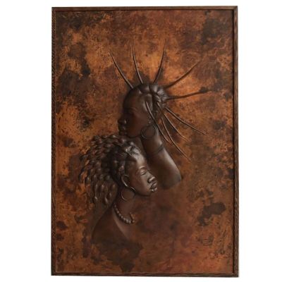 une sculpture en bronze représentant une femme coiffée d'une couronne