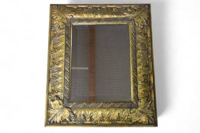 Miroir encadrement en bois et stucs dorés à décor de palmett… - Photo 1
