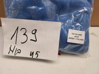 Lot de 45 couvertures polaire coloris bleu dimensions 75x100…