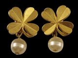 pair of 18k yellow gold flower earrings with pearls