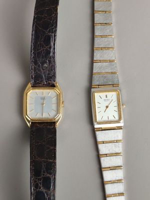SEIKO. Lot de deux MONTRES BRACELET de dame en acier.