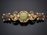 un bracelet-broche en or, jade et perles