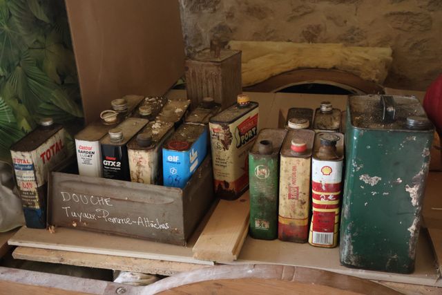 Lot de 18 bidons d’huile ancien