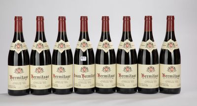 six bouteilles de vin rouge alignées