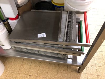 2 guitares à chocolat Suite LJ Oma Sarl - Frais légaux en su… - Photo 1