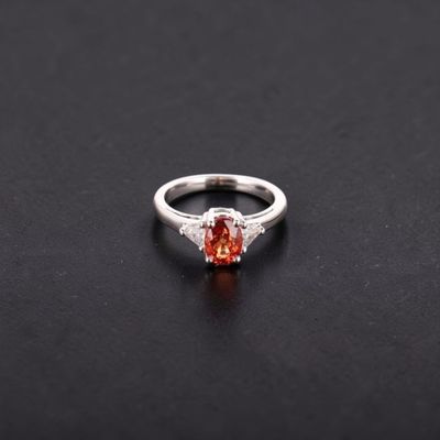 Bague en or 18k (750e), ornée d'un saphir orange ovale facet… - Photo 1