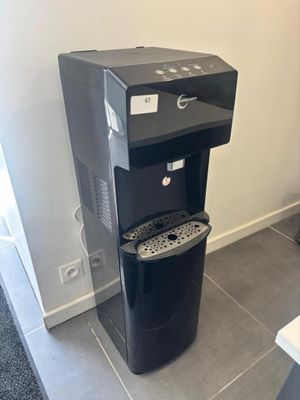 Une fontaine à eau GLOBAL COOLERS - Photo 1