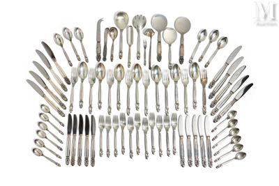 a lot of spoons and spoon spoons on the table