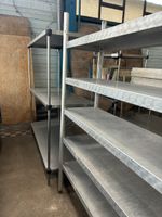3 étagères : une 3 niveaux 105 x55, inox ,une 5 niveaux alu … (photo 2)