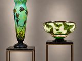 deux vases superposés