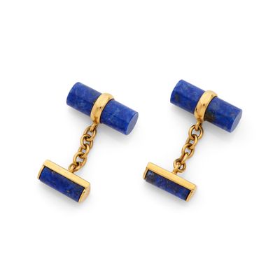 PAIRE DE BOUTONS DE MANCHETTE ornée de deux cylindres de lap…