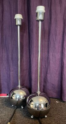 Paire de lampes modernes, la base en forme de boule