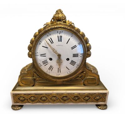 PENDULE dite de CARTONNIER en bronze finement ciselé et doré…