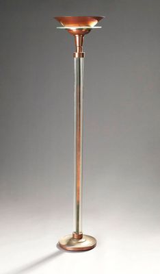 Lampadaire en cuivre et verre. Base circulaire, fût à 3 élém…