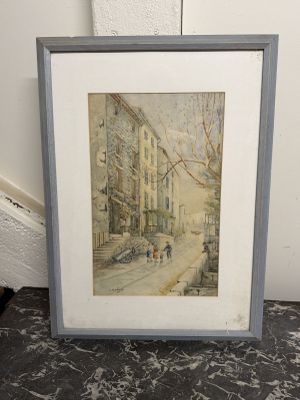 aquarelle encadrée représentant une scène de rue avec des passants marchant dans la rue