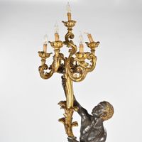 Porte-torchère en bois doré argenté et laqué à décor d'un Ma… (photo 6)