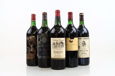 Réunion de 5 Magnums de vin de Bordeaux divers, en l'état.