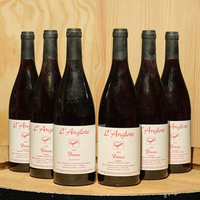 six bottles of wine are lined up on a wooden shelf
