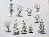 une photo d'une photo représentant un groupe d'arbres dans la neige