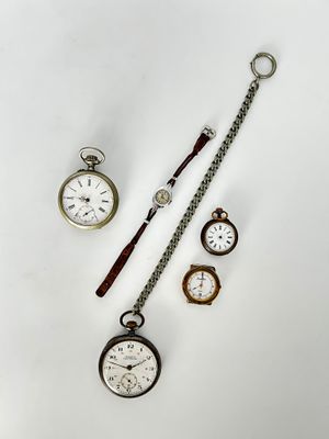 Lot de montres et montre de poches en métal comprenant : - 3…