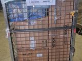 un chariot sur lequel sont posés de nombreux cartons