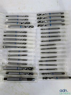 de nombreux types de forets différents dans un coffret en plastique