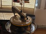 a machine that is sitting on a table in a room