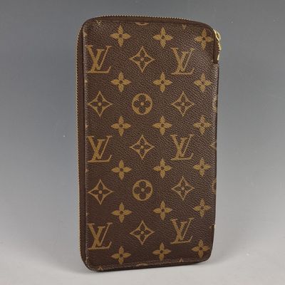 louis vuitton zippy wallet in brown