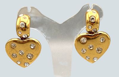 paire de boucles d'oreilles plaquées or en forme de cœur, ornées de cristaux