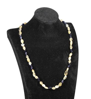 COLLIER en citrine et grès bleu, longueur : 65 cm.