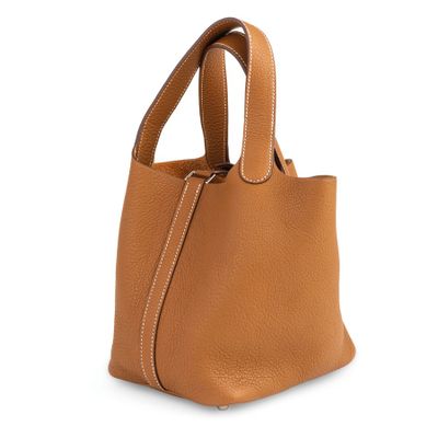 le petit sac fourre-tout en cuir beige clair