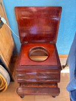 Tabouret d'aisance en placage d'acajou à marche inférieure c… (photo 2)
