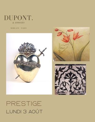 une image représentant un vase orné de fleurs, une image représentant un vase orné de fleurs et une image représentant un vase