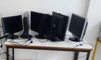 5 écrans d'ordinateur dont GNR, ASUS, HANNS.
