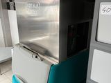 a machine that is sitting in the middle of a room