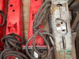 un tas d'outils posés par terre