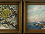 deux tableaux représentant des bateaux sur l'eau, dans un cadre en bois