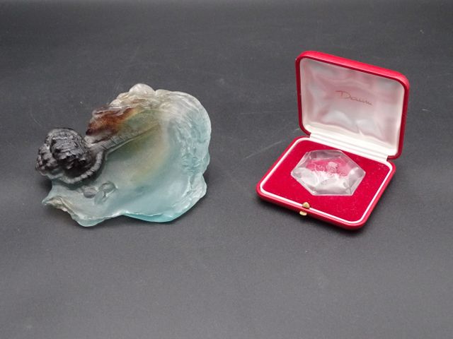DAUM : vide poche en pâte de verre « coquillage » signé sous la b...