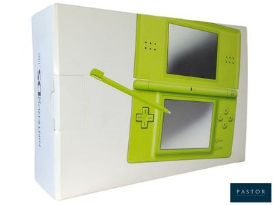 une console Nintendo Wii verte dans une boîte blanche