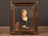un vieux tableau représentant une femme en robe noire assise sur une chaise