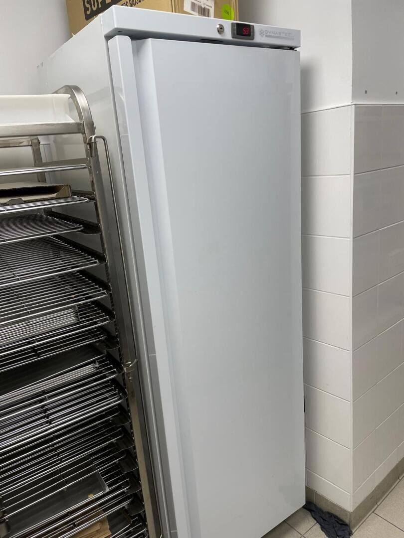 Armoire réfrigérée froid positif DYNASTEEL une porte